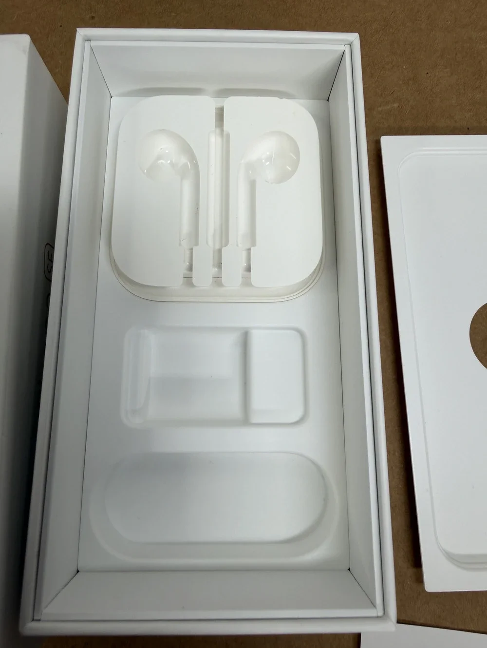 Apple iPhone SE Rose Gold 16GB Empty Retail Box EarPods Inserts Complete Kit